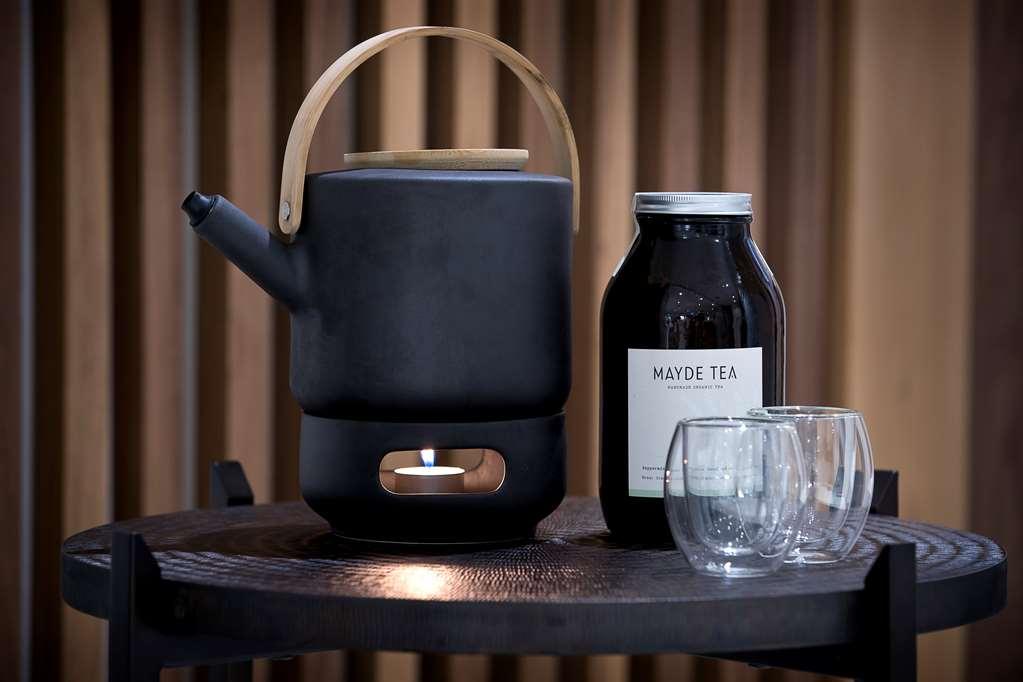 The Star Grand At The Star Gold Coast Ξενοδοχείο Ανέσεις φωτογραφία A tea set by the company