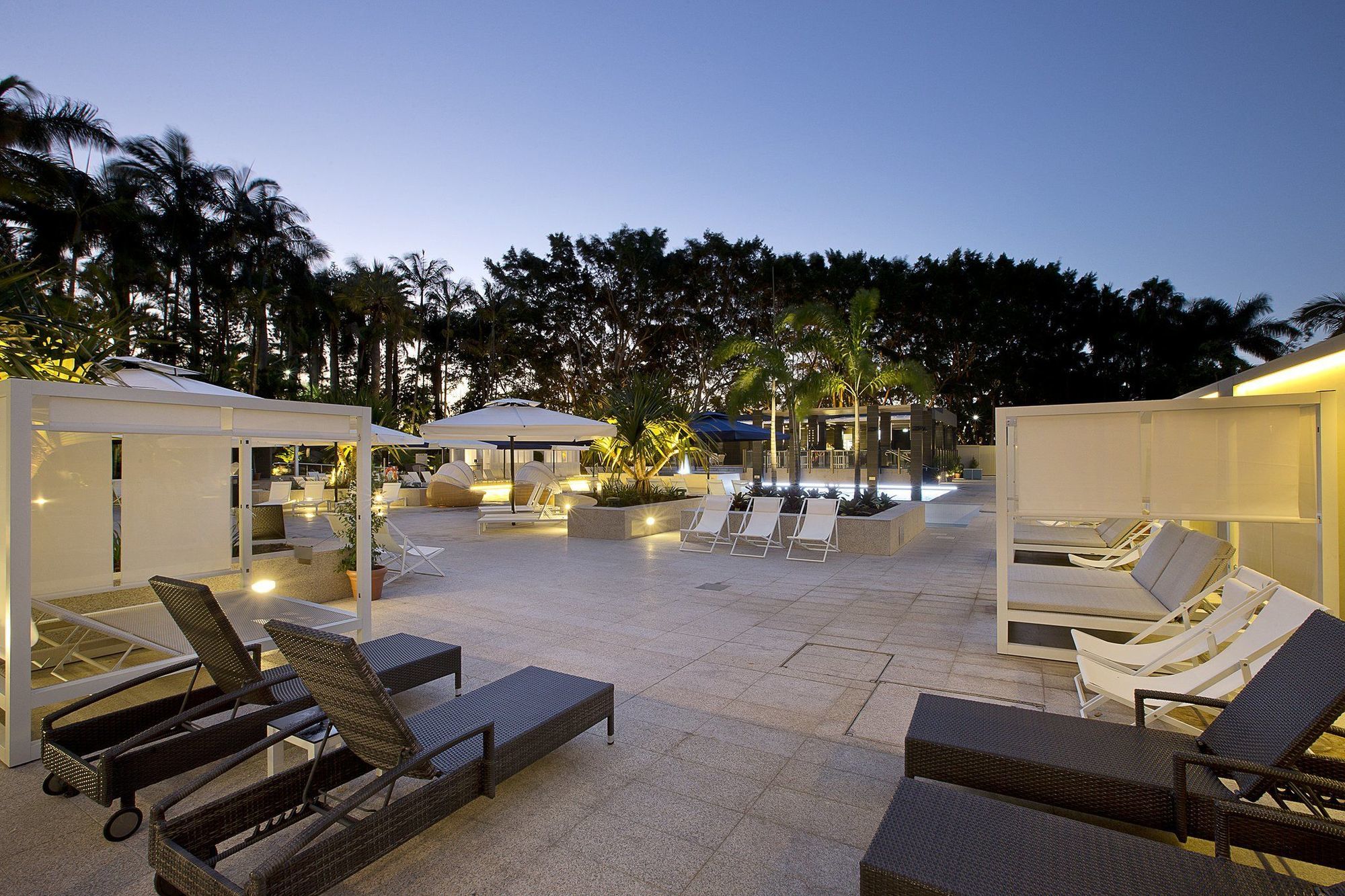 The Star Grand At The Star Gold Coast Ξενοδοχείο Ανέσεις φωτογραφία The pool at the hotel
